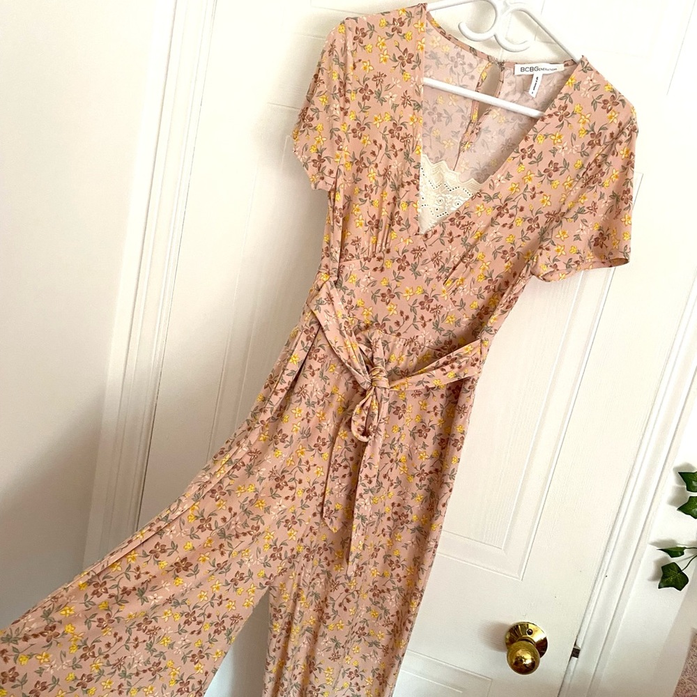 Jumpsuit One piece BCBG wide leg ajustable in back